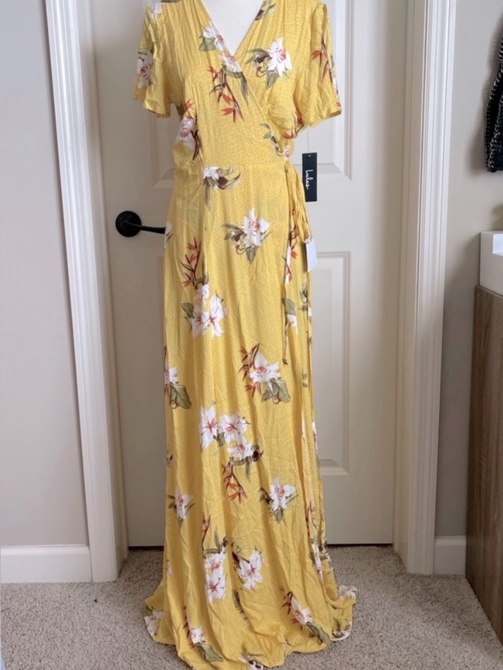 Lulu’s NWOT Floral Spring Wrap Heart of Marigold Dress Size Medium Yellow